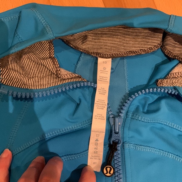 EUC Lululemon Vibrant Blue Define Jacket - size 10 - Picture 7 of 16
